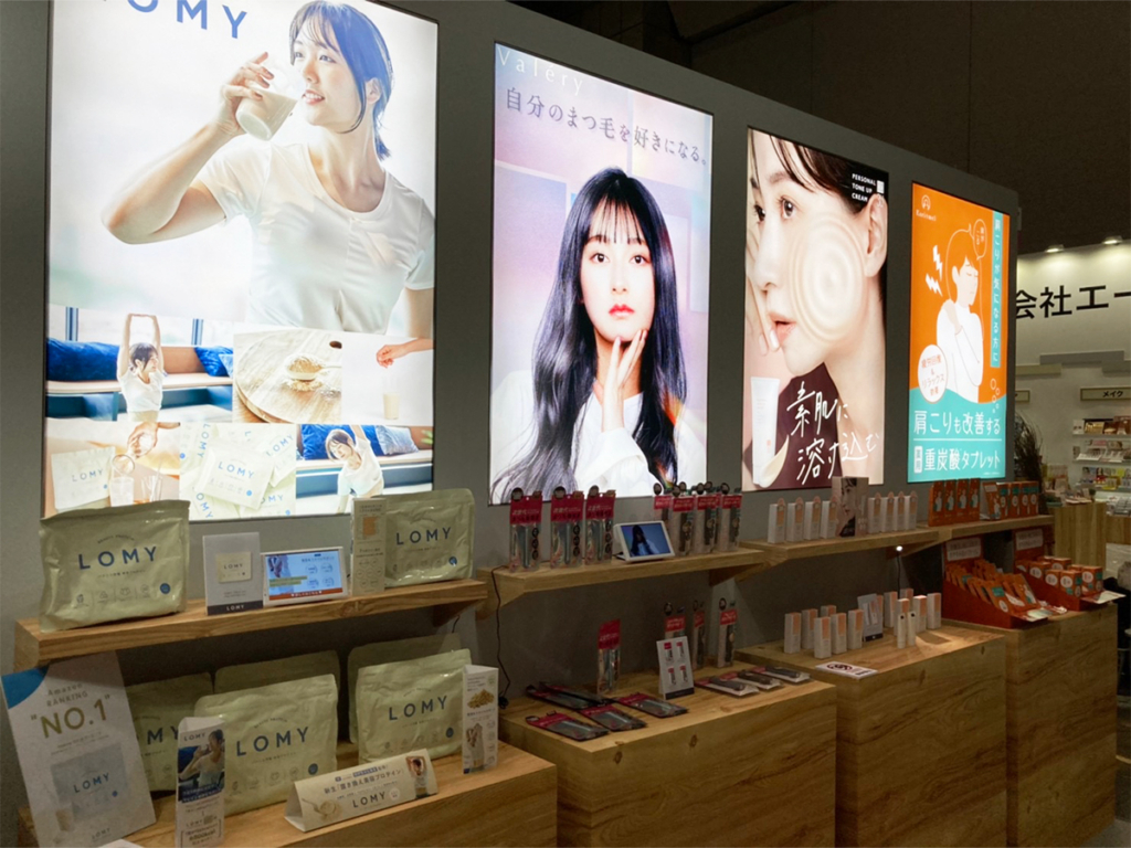 STORiiY（株）様ブース